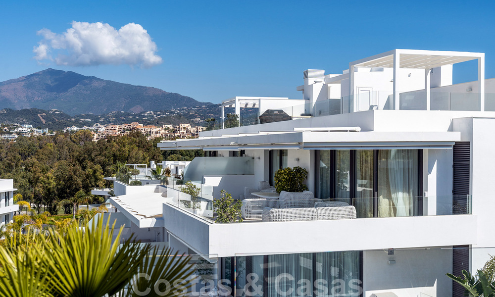 Instapklaar modern designer penthouse appartement te koop met 3 slaapkamers in luxe resort in Marbella - Estepona 33414