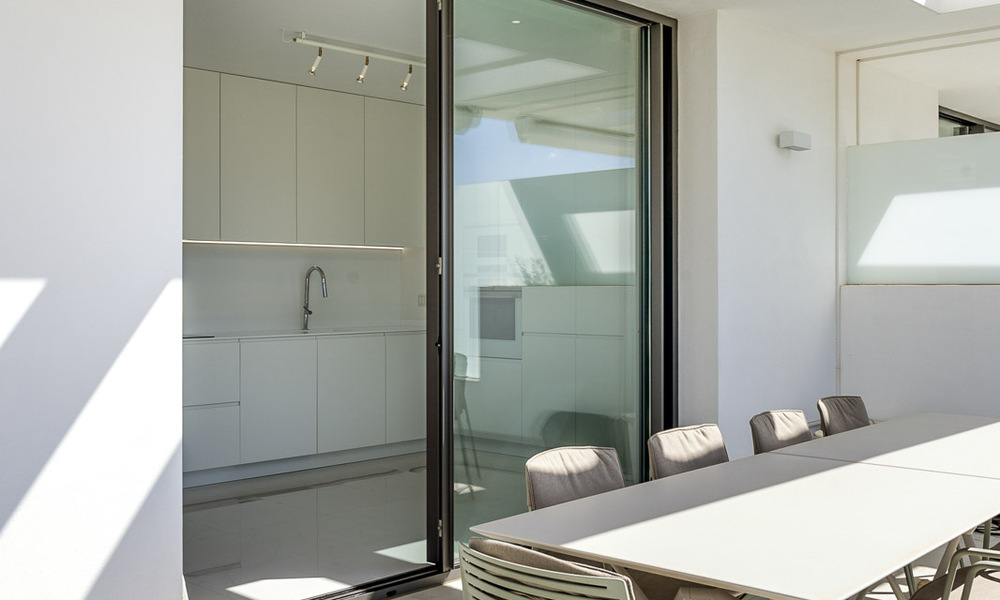 Instapklaar modern designer penthouse appartement te koop met 3 slaapkamers in luxe resort in Marbella - Estepona 33423