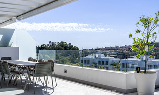 Instapklaar modern designer penthouse appartement te koop met 3 slaapkamers in luxe resort in Marbella - Estepona 33424 