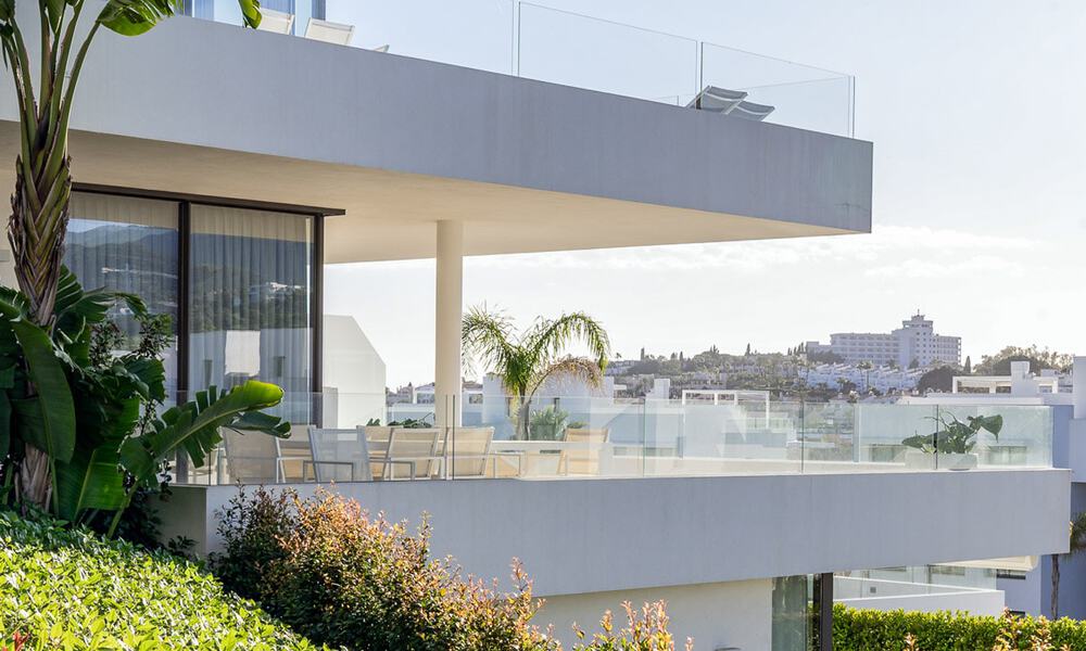 Instapklaar modern designer penthouse appartement te koop met 3 slaapkamers in luxe resort in Marbella - Estepona 33427