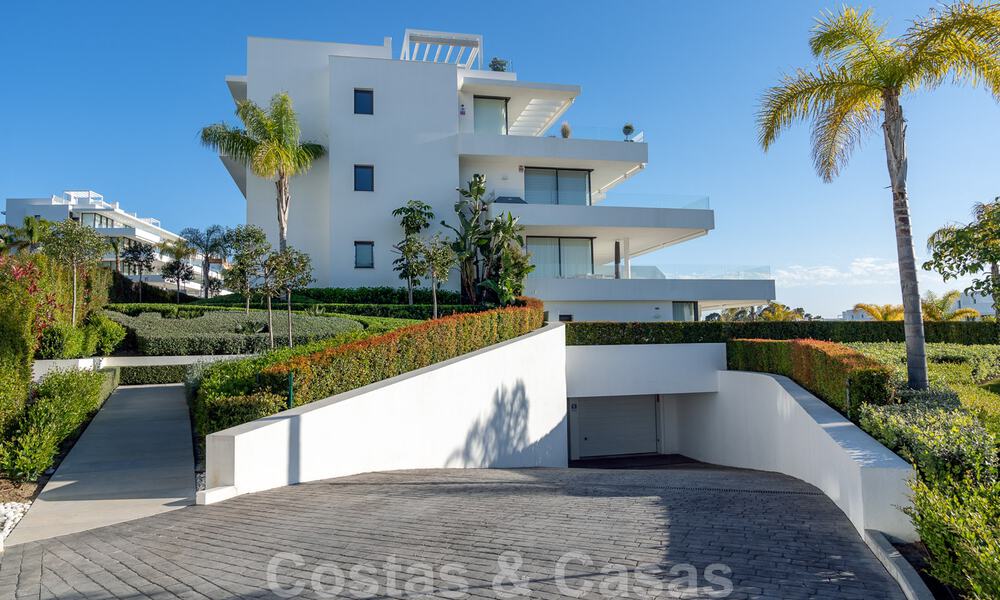 Instapklaar modern designer penthouse appartement te koop met 3 slaapkamers in luxe resort in Marbella - Estepona 33428