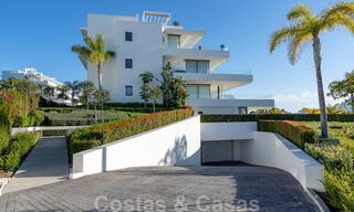 Instapklaar modern designer penthouse appartement te koop met 3 slaapkamers in luxe resort in Marbella - Estepona 33428 