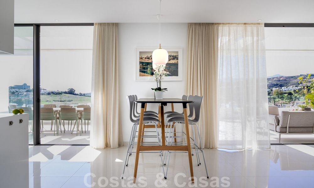 Instapklaar modern designer penthouse appartement te koop met 3 slaapkamers in luxe resort in Marbella - Estepona 33430