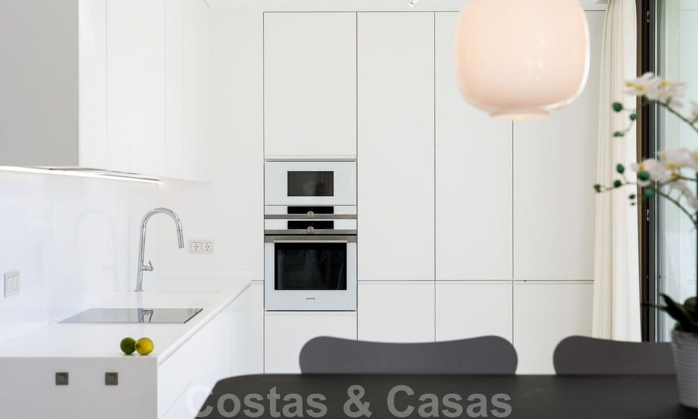 Instapklaar modern designer penthouse appartement te koop met 3 slaapkamers in luxe resort in Marbella - Estepona 33432