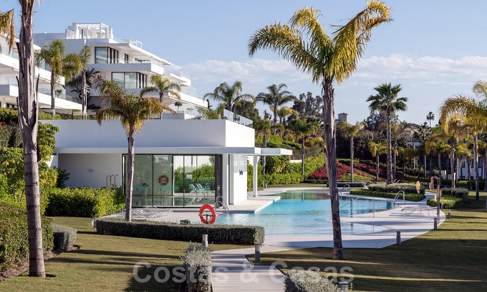 Instapklaar modern designer penthouse appartement te koop met 3 slaapkamers in luxe resort in Marbella - Estepona 33438