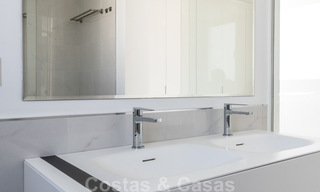 Instapklaar modern designer penthouse appartement te koop met 3 slaapkamers in luxe resort in Marbella - Estepona 33445 