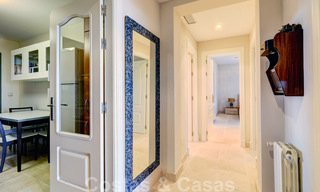 Luxe appartement te koop met privétuin en zeezicht in een luxueus vijfsterren golfresort in Benahavis - Marbella 33330 