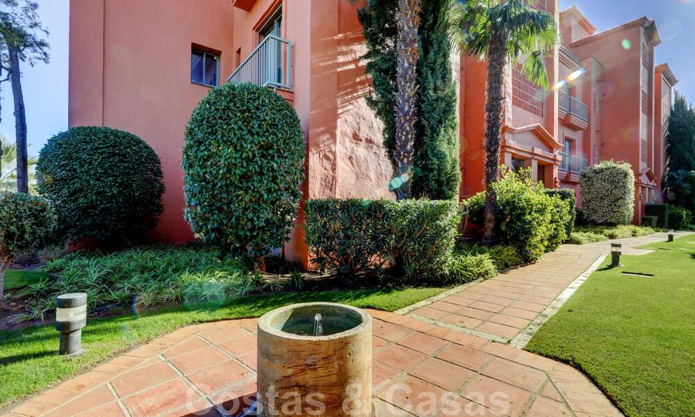 Luxe appartement te koop met privétuin en zeezicht in een luxueus vijfsterren golfresort in Benahavis - Marbella 33338