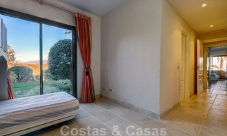 Luxe appartement te koop met privétuin en zeezicht in een luxueus vijfsterren golfresort in Benahavis - Marbella 33339 