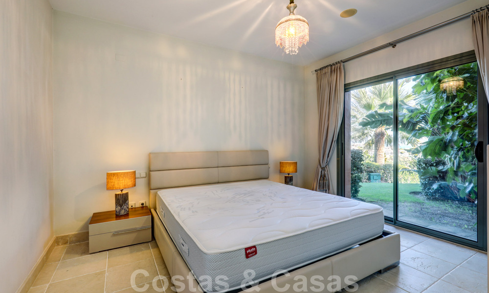 Luxe appartement te koop met privétuin en zeezicht in een luxueus vijfsterren golfresort in Benahavis - Marbella 33341