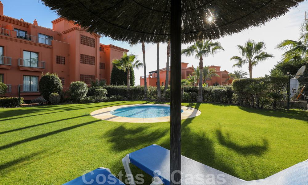 Luxe appartement te koop met privétuin en zeezicht in een luxueus vijfsterren golfresort in Benahavis - Marbella 33356