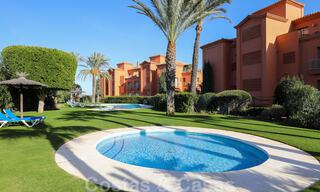 Luxe appartement te koop met privétuin en zeezicht in een luxueus vijfsterren golfresort in Benahavis - Marbella 33357 