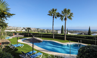 Luxe appartement te koop met privétuin en zeezicht in een luxueus vijfsterren golfresort in Benahavis - Marbella 33361 