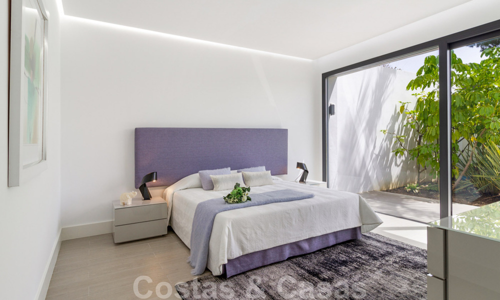 Instapklare exclusieve moderne luxevilla te koop in Benahavis - Marbella met schitterend open uitzicht over de golf en de zee 33528