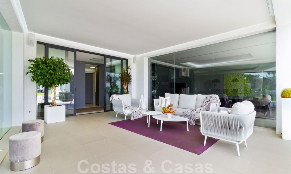 Instapklare exclusieve moderne luxevilla te koop in Benahavis - Marbella met schitterend open uitzicht over de golf en de zee 33539