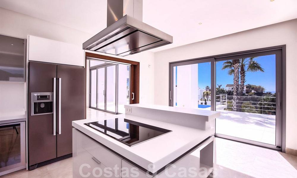 Instapklare, nieuwe moderne luxevilla te koop met zeezicht in Marbella - Benahavis in een gated community 33564