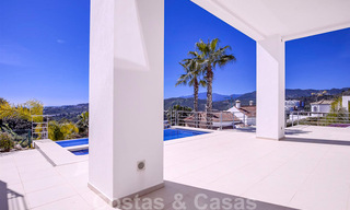 Instapklare, nieuwe moderne luxevilla te koop met zeezicht in Marbella - Benahavis in een gated community 33589 