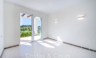 Instapklare, eerstelijns golf, nieuwe, moderne luxevilla te koop in Marbella - Benahavis met schitterend golfzicht 33501 