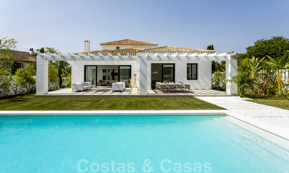 Eigentijdse mediterrane stijl nieuwe villa te koop nabij de golfbaan en het strand in Guadalmina Baja, Marbella 33675
