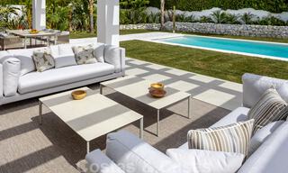 Eigentijdse mediterrane stijl nieuwe villa te koop nabij de golfbaan en het strand in Guadalmina Baja, Marbella 33678 