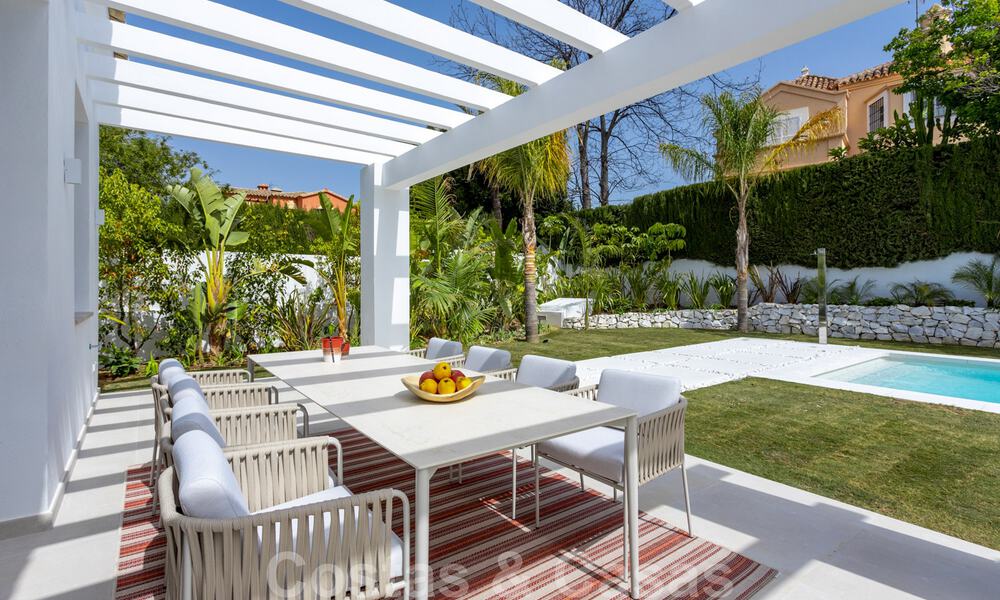 Eigentijdse mediterrane stijl nieuwe villa te koop nabij de golfbaan en het strand in Guadalmina Baja, Marbella 33682
