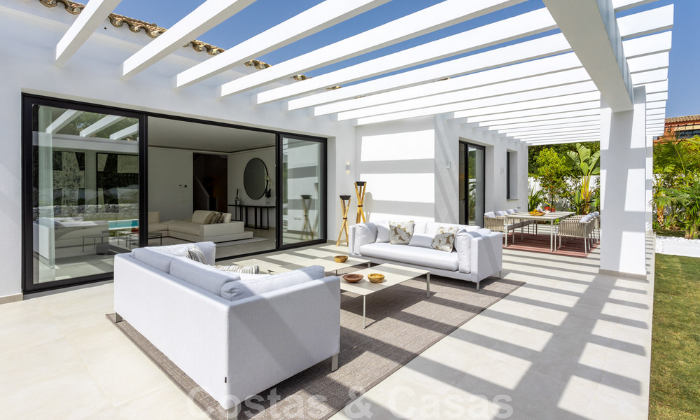 Eigentijdse mediterrane stijl nieuwe villa te koop nabij de golfbaan en het strand in Guadalmina Baja, Marbella 33687
