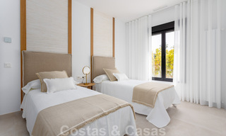 Eigentijdse mediterrane stijl nieuwe villa te koop nabij de golfbaan en het strand in Guadalmina Baja, Marbella 33705 