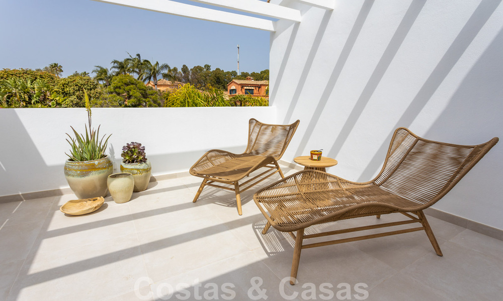 Eigentijdse mediterrane stijl nieuwe villa te koop nabij de golfbaan en het strand in Guadalmina Baja, Marbella 33720