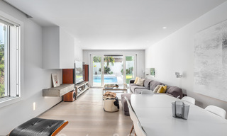 Modern gerenoveerde villa te koop in een rustige, residentiële omgeving nabij golf en strand in Guadalmina nabij San Pedro - Marbella 34148 