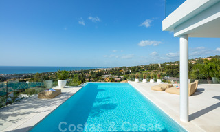 Moderne mediterrane design villa te koop met panoramisch zeezicht in Cascada de Camojan, Golden Mile, Marbella 34293 
