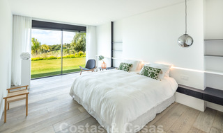 Moderne mediterrane design villa te koop met panoramisch zeezicht in Cascada de Camojan, Golden Mile, Marbella 34298 