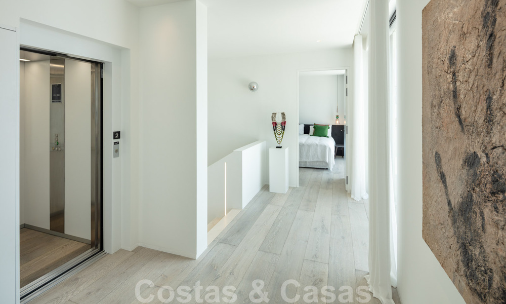 Moderne mediterrane design villa te koop met panoramisch zeezicht in Cascada de Camojan, Golden Mile, Marbella 34302