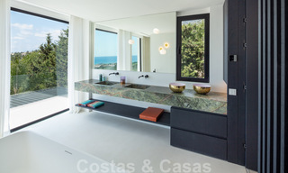 Moderne mediterrane design villa te koop met panoramisch zeezicht in Cascada de Camojan, Golden Mile, Marbella 34306 