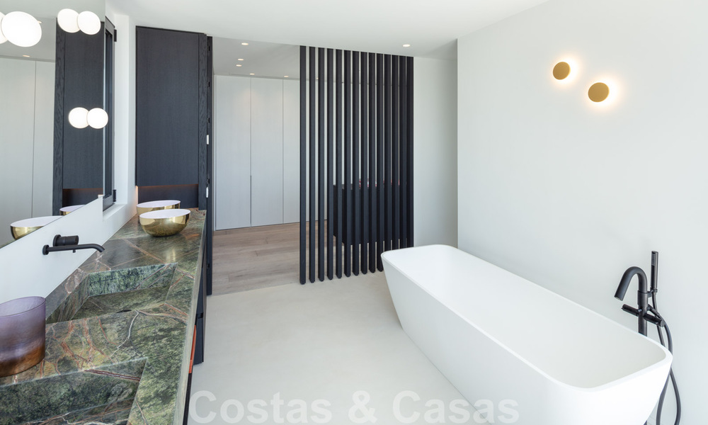 Moderne mediterrane design villa te koop met panoramisch zeezicht in Cascada de Camojan, Golden Mile, Marbella 34307