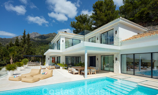 Moderne mediterrane design villa te koop met panoramisch zeezicht in Cascada de Camojan, Golden Mile, Marbella 34310 