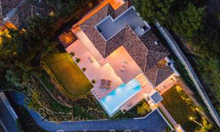 Moderne mediterrane design villa te koop met panoramisch zeezicht in Cascada de Camojan, Golden Mile, Marbella 34319 