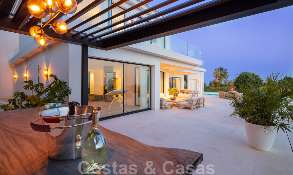 Moderne mediterrane design villa te koop met panoramisch zeezicht in Cascada de Camojan, Golden Mile, Marbella 34322