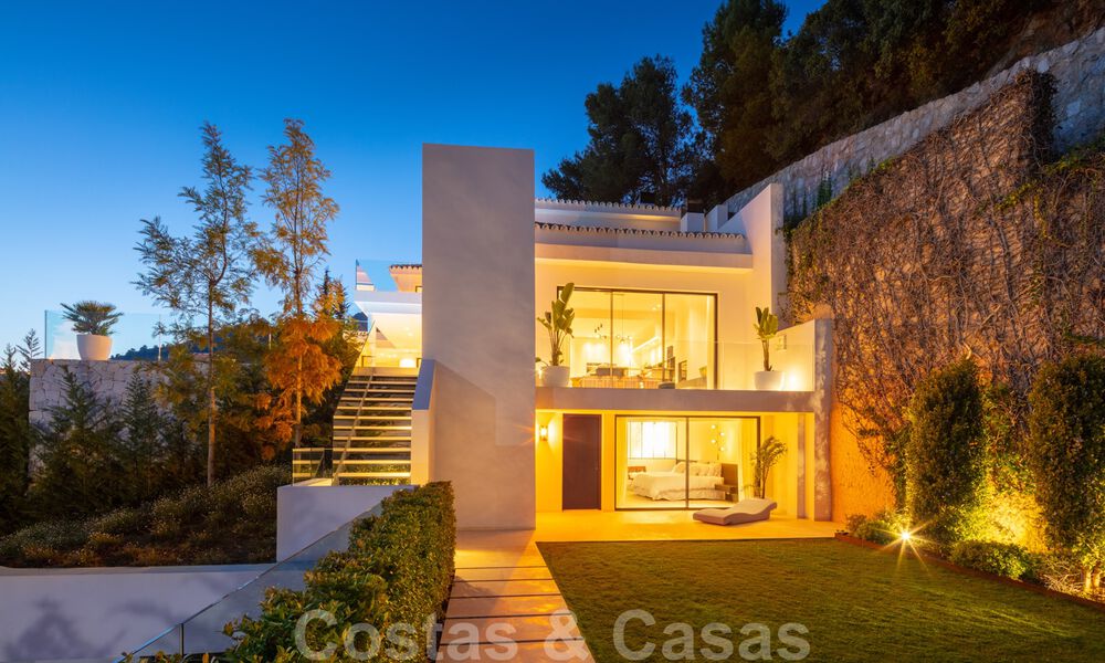 Moderne mediterrane design villa te koop met panoramisch zeezicht in Cascada de Camojan, Golden Mile, Marbella 34325