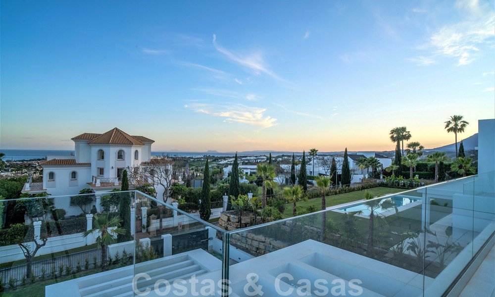 Instapklare, nieuwe moderne villa te koop in vijfsterren golfresort in Marbella - Benahavis 34465