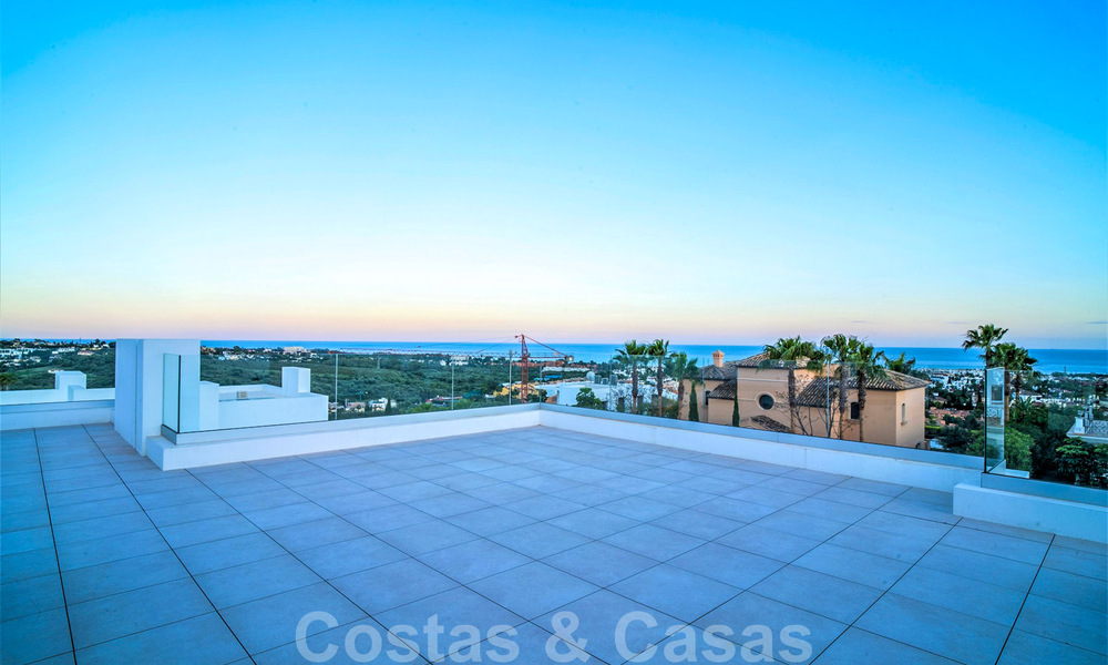 Instapklare, nieuwe moderne villa te koop in vijfsterren golfresort in Marbella - Benahavis 34466