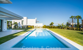 Instapklare, nieuwe moderne villa te koop in vijfsterren golfresort in Marbella - Benahavis 34471 