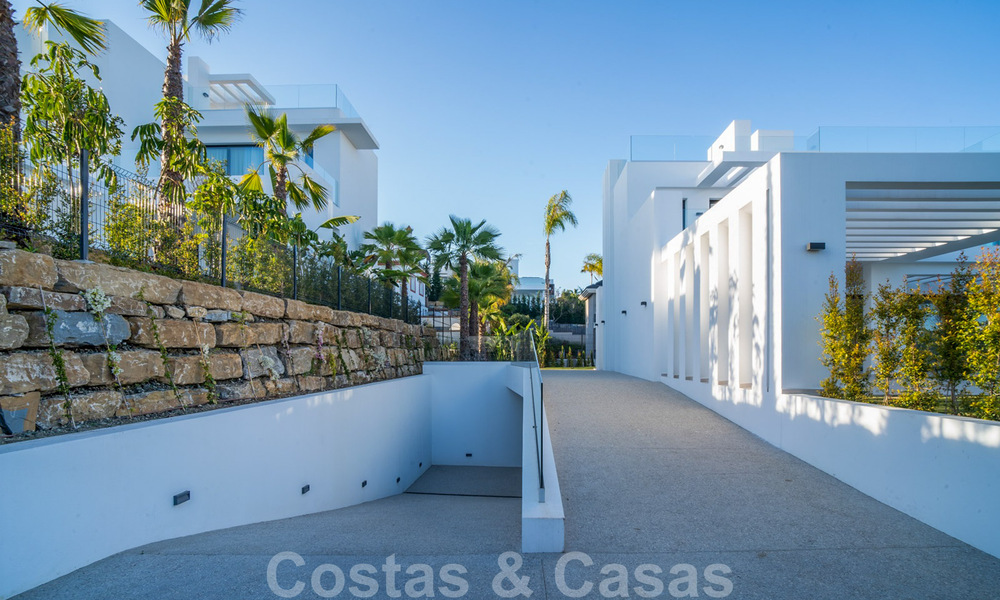 Instapklare, nieuwe moderne villa te koop in vijfsterren golfresort in Marbella - Benahavis 34474