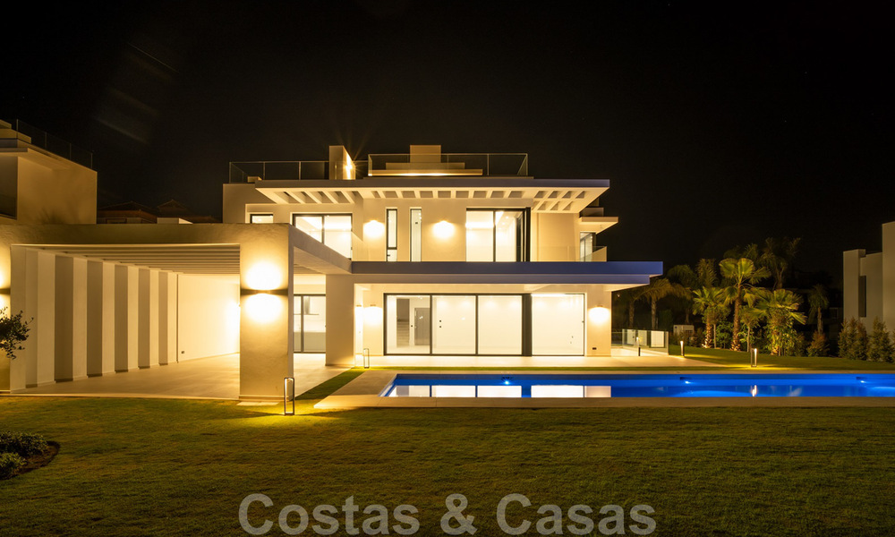 Instapklare, nieuwe moderne villa te koop in vijfsterren golfresort in Marbella - Benahavis 34478