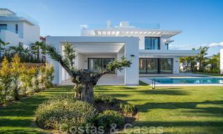 Instapklare, nieuwe moderne villa te koop in vijfsterren golfresort in Marbella - Benahavis 34483 