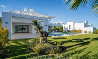 Instapklare, nieuwe moderne villa te koop in vijfsterren golfresort in Marbella - Benahavis 34484 