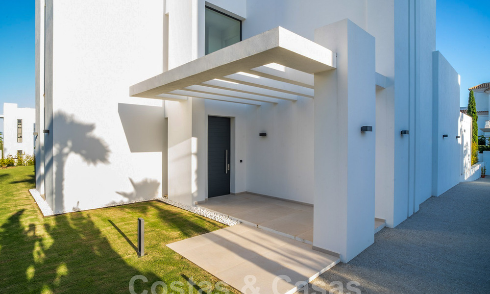 Instapklare, nieuwe moderne villa te koop in vijfsterren golfresort in Marbella - Benahavis 34486