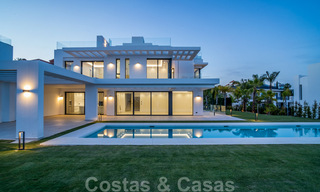 Instapklare, nieuwe moderne villa te koop in vijfsterren golfresort in Marbella - Benahavis 34493 