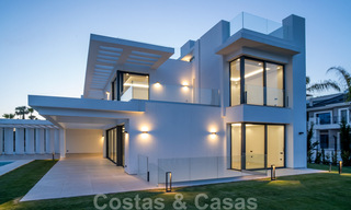 Instapklare, nieuwe moderne villa te koop in vijfsterren golfresort in Marbella - Benahavis 34494 