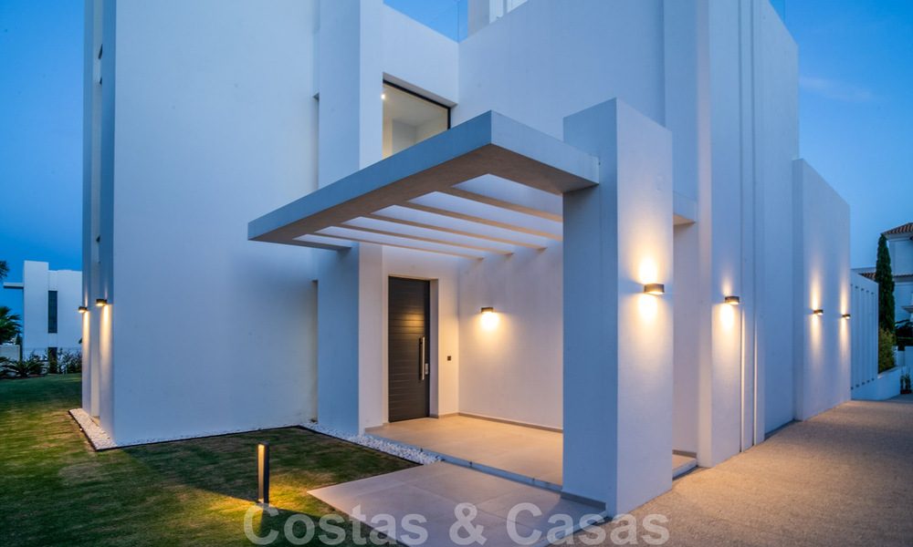 Instapklare, nieuwe moderne villa te koop in vijfsterren golfresort in Marbella - Benahavis 34496