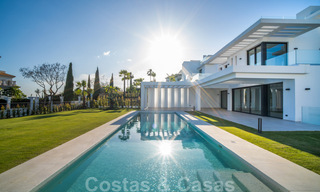 Instapklare, nieuwe moderne villa te koop in vijfsterren golfresort in Marbella - Benahavis 34504 